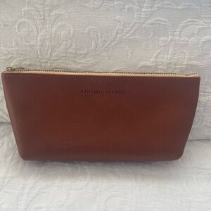 Portland Leather Honey Toiletry Bag